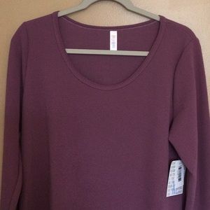 New with Tags Lularoe Lynnae Shirt, size XL. Solid dusty mauve color